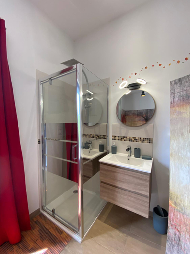 Bathroom 2, Chez Claire et Ju, Essonne