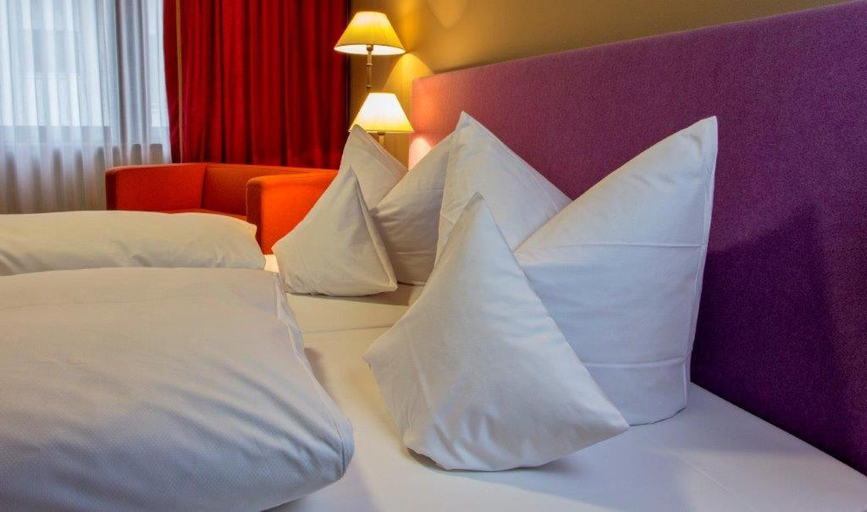 Bedroom 3, Schurwald Hotel, Esslingen