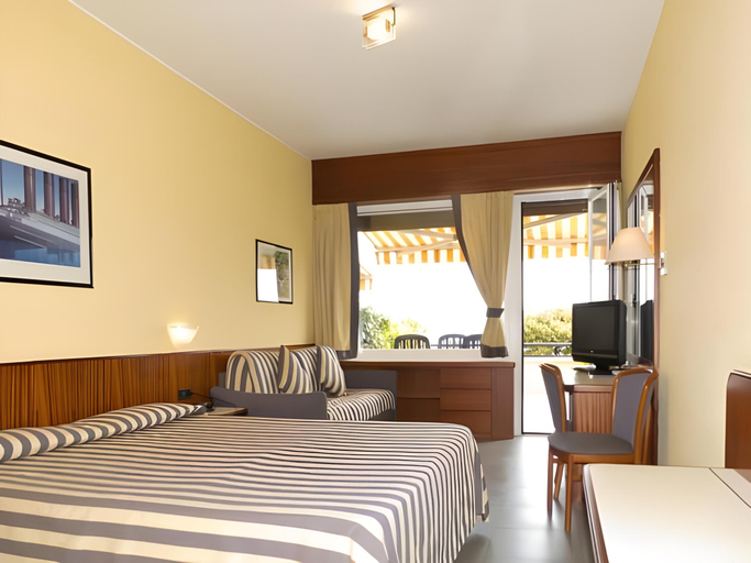 Bedroom 12