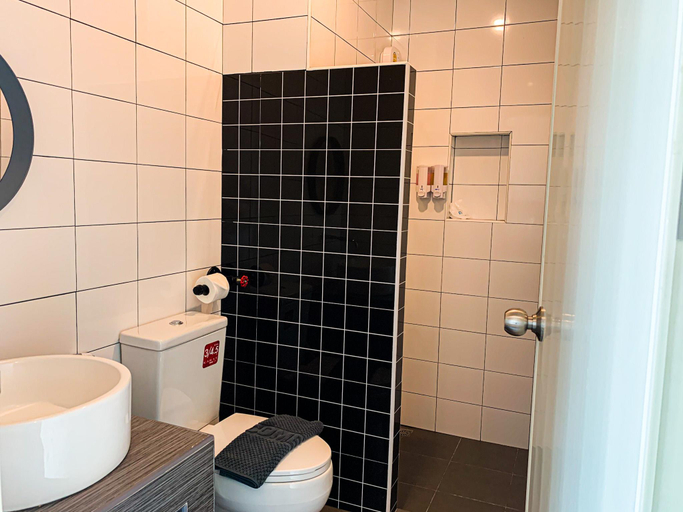 Bathroom 7