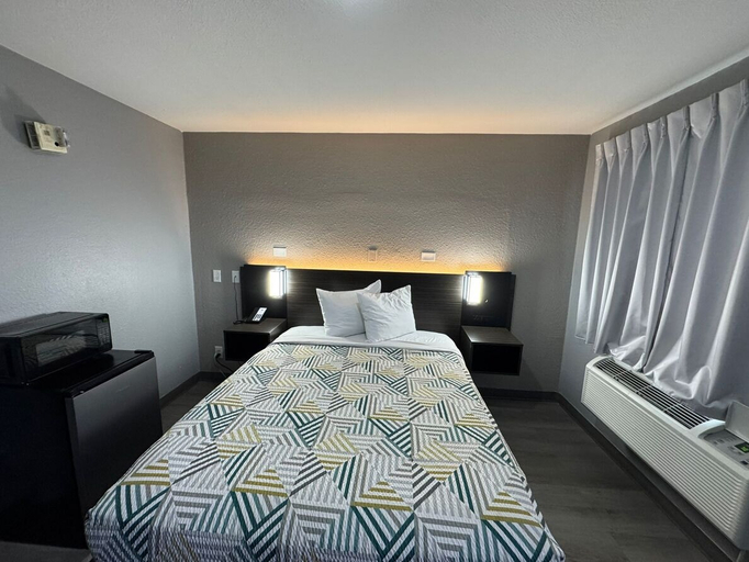 Bedroom 3, Motel 6 Bismarck, Burleigh