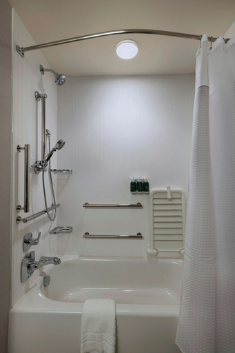 Bathroom 16