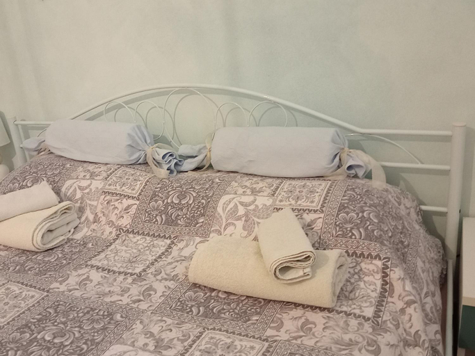 Bedroom, Vitedipinte 2 country house monolocale, Cuneo