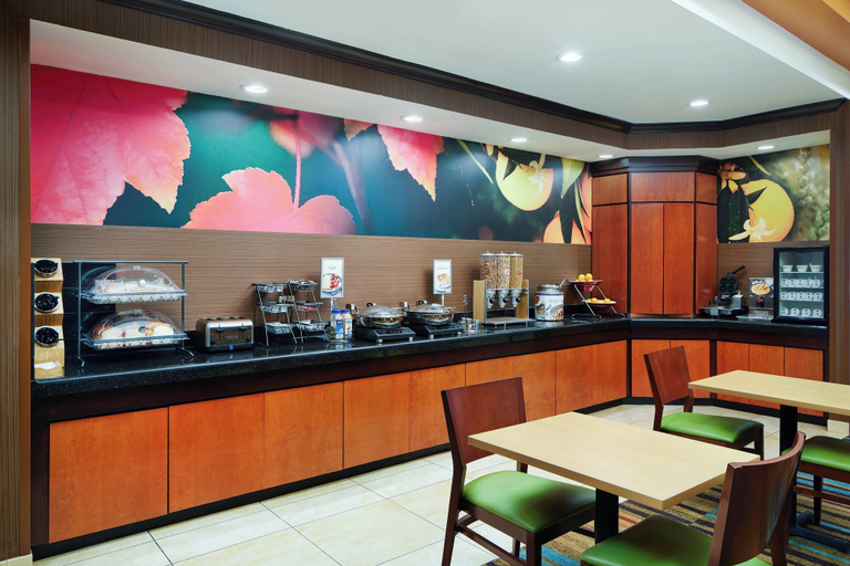 Food & Drinks 4, Fairfield Inn & Suites by Marriott Plainville, Hartford