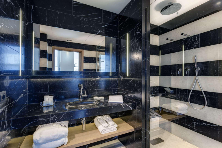 Bathroom 5, Hotel Plaza Venice, Venezia