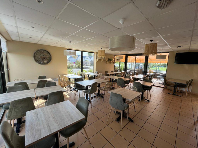 Food & Drinks 5, Gold Beach Hotel & Residence, Calvados
