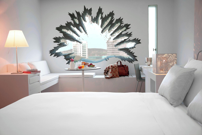 Bedroom 4, Renaissance Barcelona Fira Hotel, Barcelona