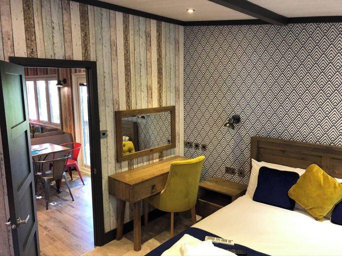 Room 4, Pet Friendly Lodge - Sleeps 6, Hampshire