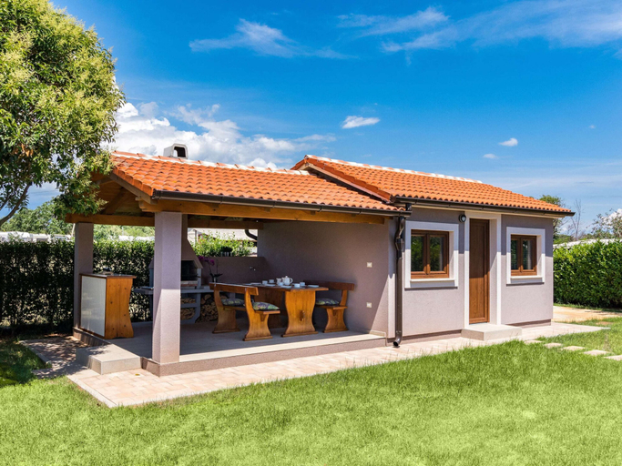 Exterior 2, Apartment in Croatia Near the Coast, Ližnjan