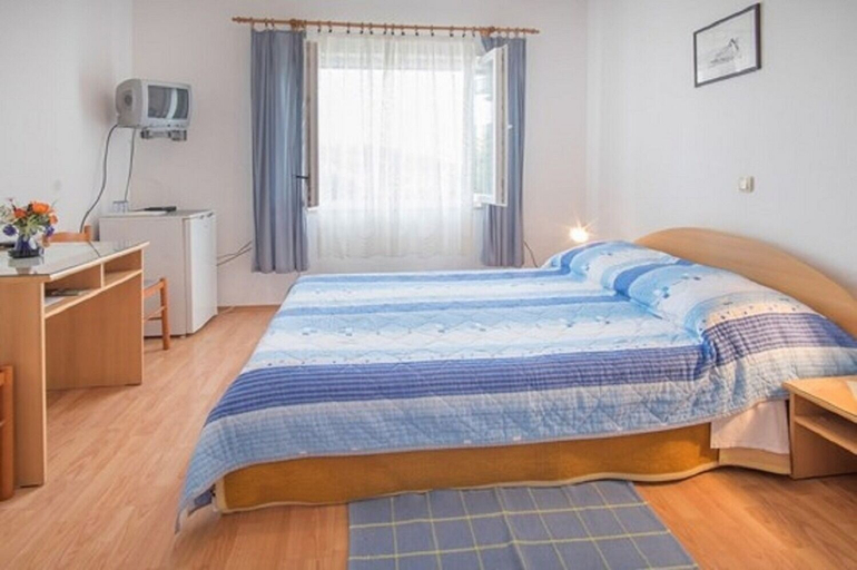 Bedroom 3, Luka - With Parking - A2, Vrbnik