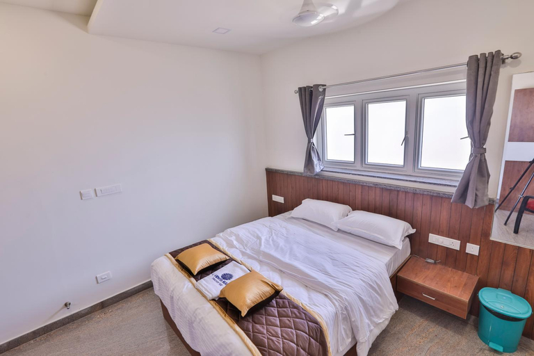 Bedroom, Naga Luxury Suites- Triple Bed Room --Driver Free Stay, Tiruchirappalli