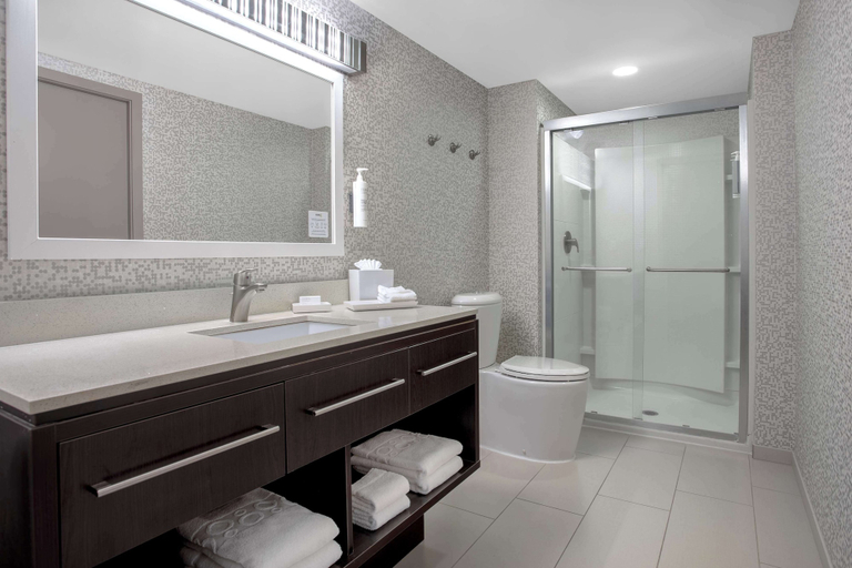 Bathroom 25