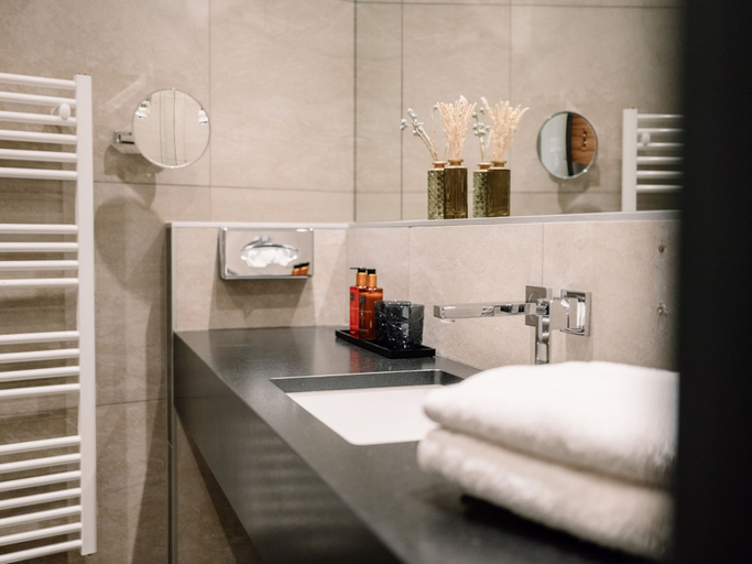 Bathroom 5, JOHANN Schladming Hotel GmbH, Liezen