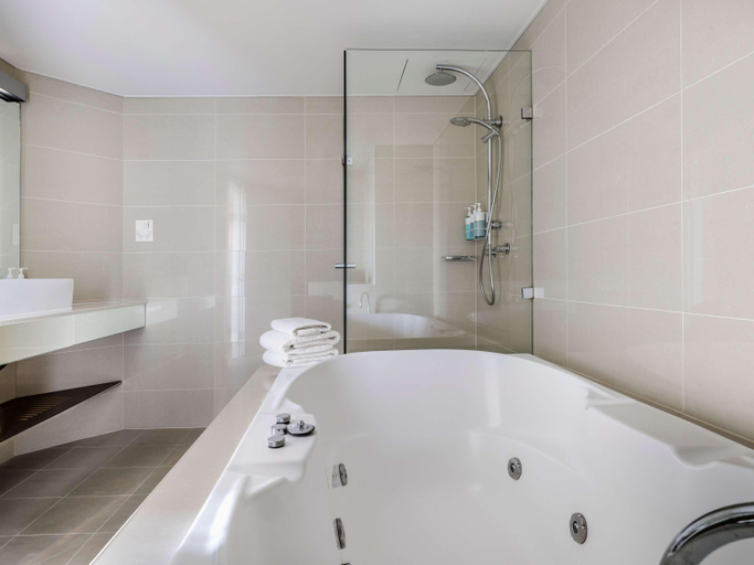 Bathroom 4