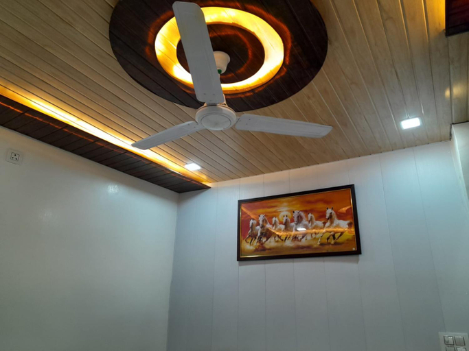 Others 4, Holly Sity HomeStay, Mathura