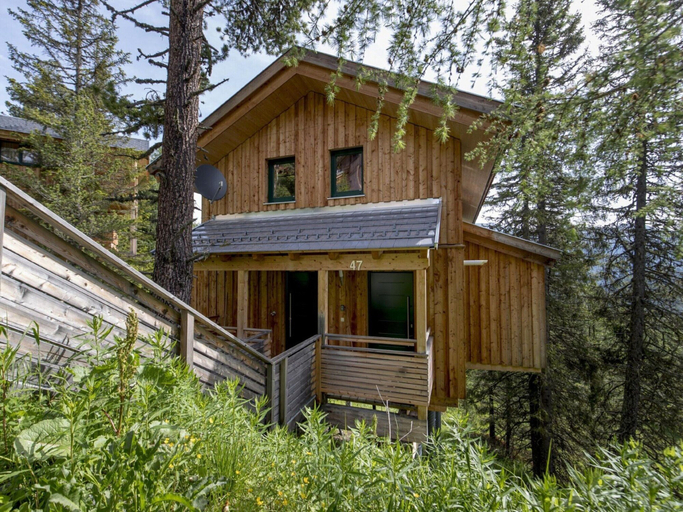 Exterior & Views 1, Spacious Chalet With hot tub, Murau