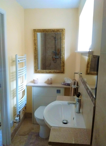 Bathroom, Sunny Patch, Gloucestershire