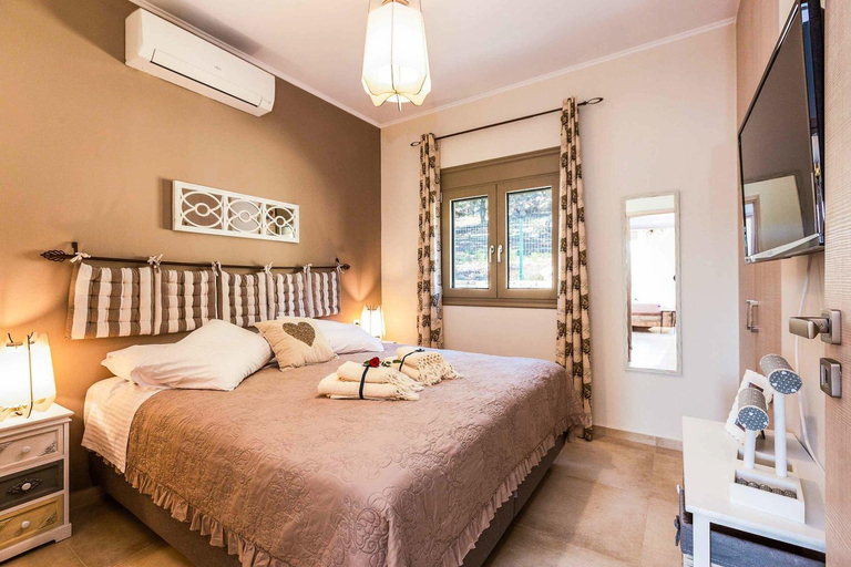 Others 4, Villa Trules, Crete