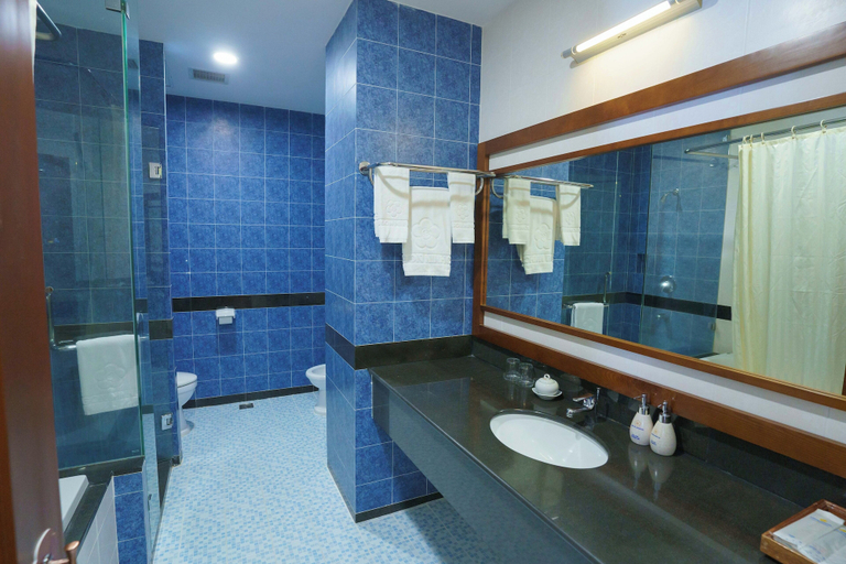 Bathroom 17