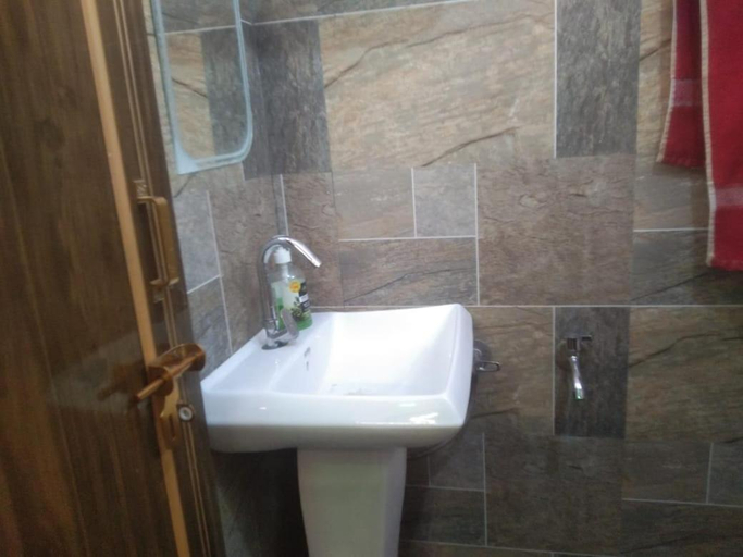 Bathroom 5, Fauzi rasoi & guesthouse, Faizabad