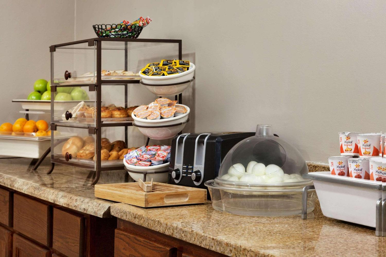Food & Drinks 5, Country Inn & Suites by Radisson, Kingsland Naval Base Area, Camden