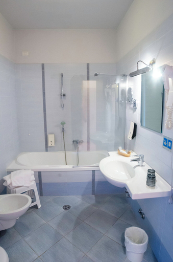 Bathroom 4
