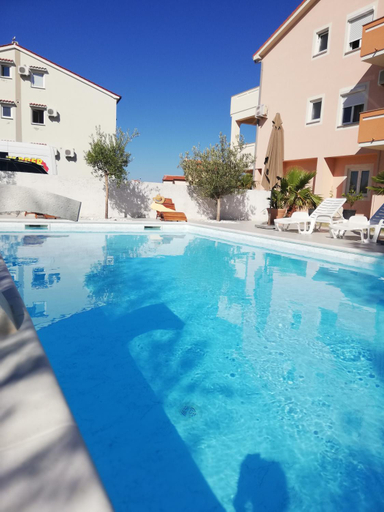 Sport & Beauty 2, Apartmani Zeneral I, Novalja