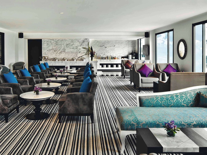Restaurant 12