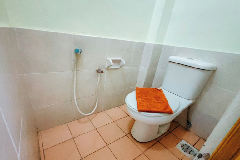 Bathroom 4, Virgo Batik Resort Teluk Batik Lumut, Manjung