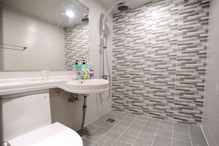 Bathroom 5, The Beach Hotel Haeundae, Haeundae
