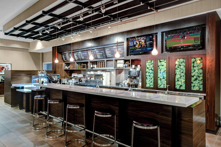 Food & Drinks 5, Courtyard St. Cloud, Stearns