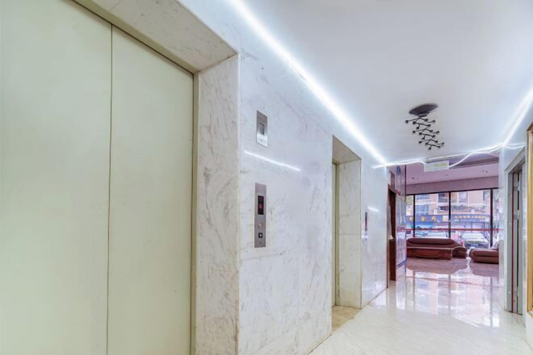 Others 5, Yake Hotel, Baise