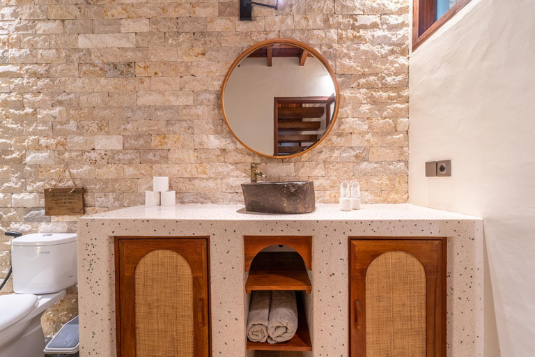 Bathroom, La Villa Loca, Lombok