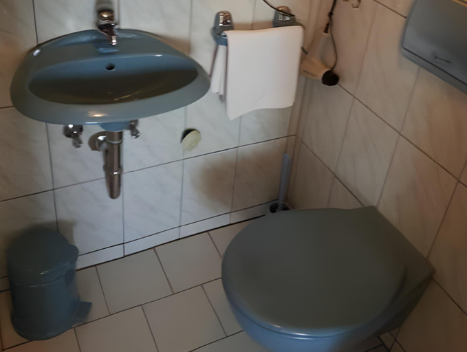 Bathroom 4