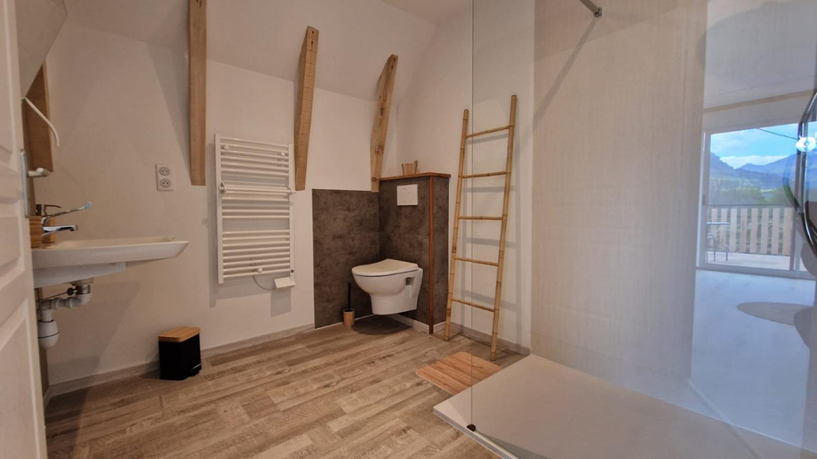 Bathroom, La Puy Mary, Cantal