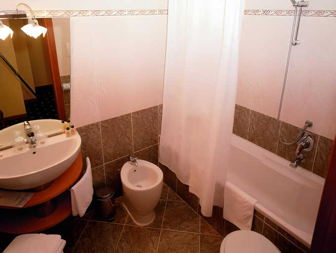 Bathroom 11