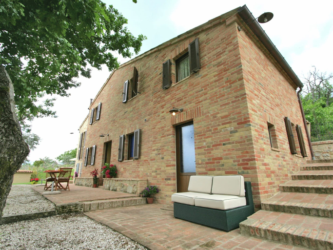 Exterior 3, Holiday Home in Pontano With Garden, Macerata