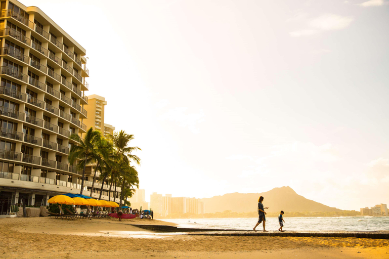 Exterior & Views 2, OUTRIGGER Reef Waikiki Beach Resort, Honolulu