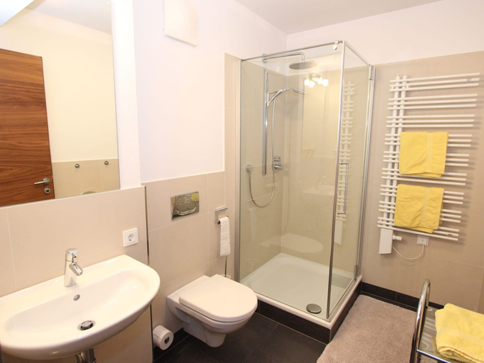 Bathroom 4, Ski In, Ski Out in Saalbach near Zell am See Xpress, Zell am See