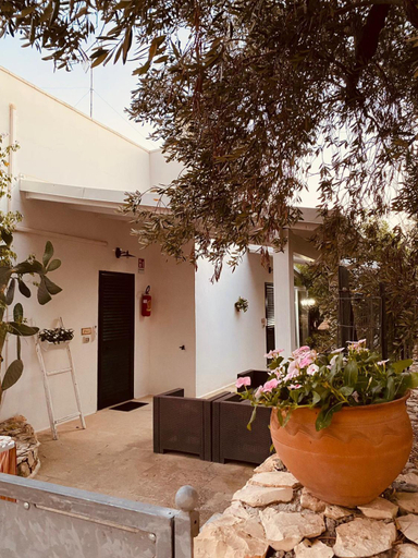 Others 4, B&B Quasimare, Lecce