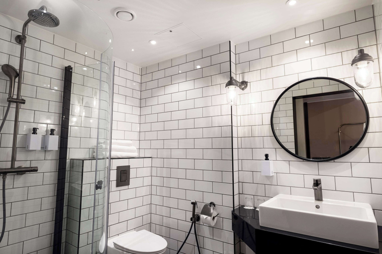 Bathroom, Scandic Helsinki Airport, Uusimaa