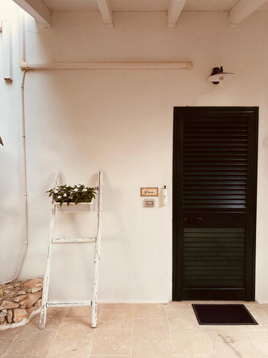 Others 5, B&B Quasimare, Lecce