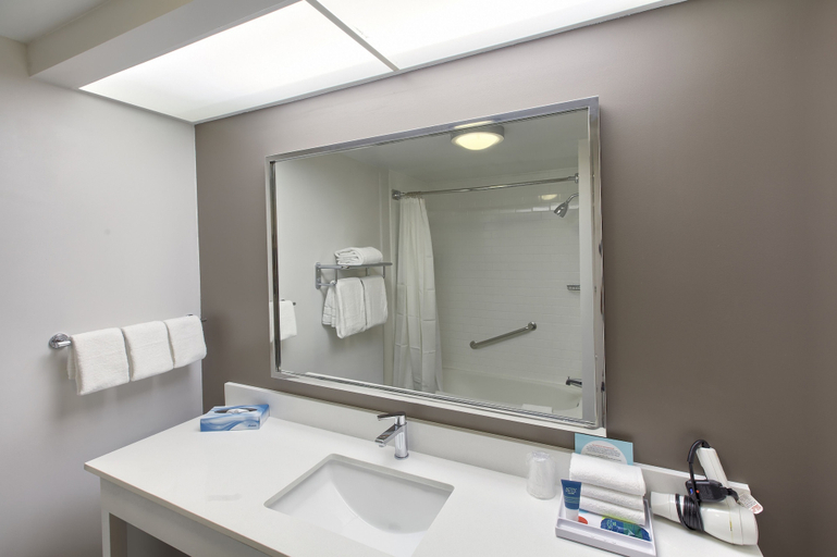 Bathroom 4, Four Points by Sheraton Charlotte - Pineville, Mecklenburg
