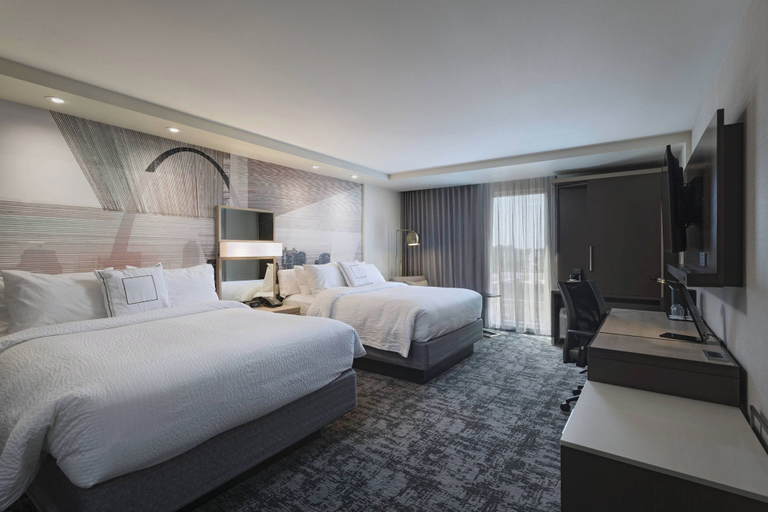 Bedroom 4, Courtyard by Marriott St. Louis Brentwood, Saint Louis
