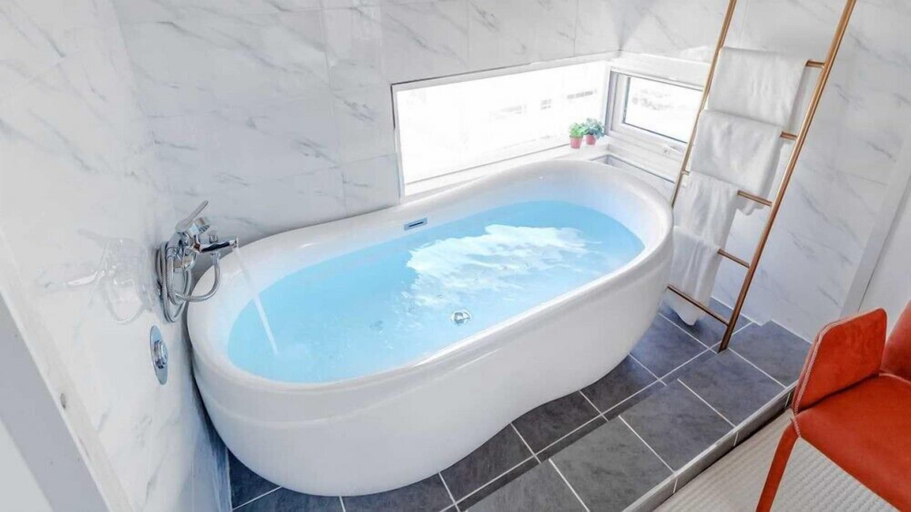Bathroom 2, Blooming Pension, Geoje