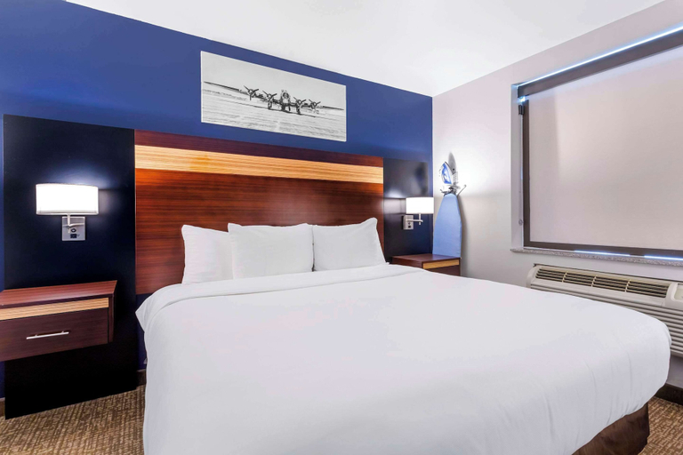 Bedroom 3, Avion Inn Near LGA Airport, Ascend Hotel Collection, New York