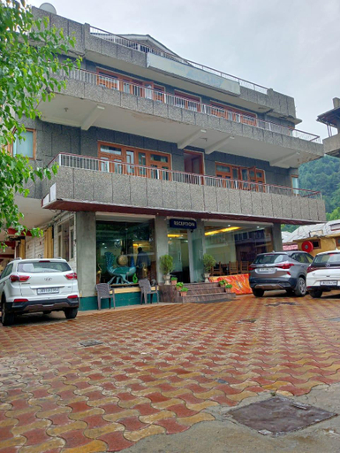 Others 3, Hotel Aziz, Srinagar