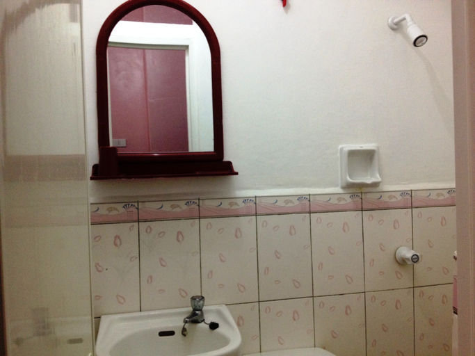 Bathroom 5, GV Hotel Camiguin, Mambajao