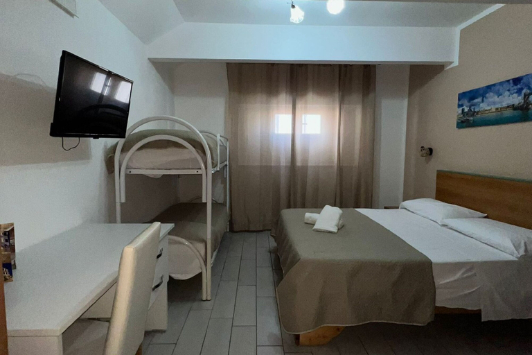 Bedroom 3, Hotel Martini, Napoli
