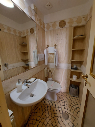 Bathroom 4, Residenza al Corso, Roma